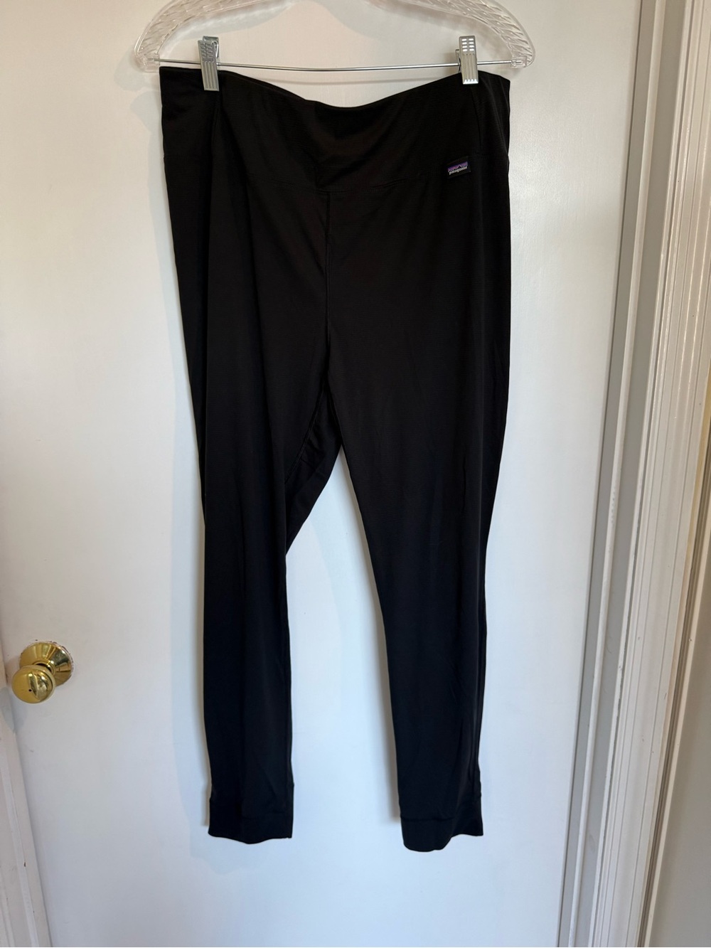 Patagonia women’s lightweight base capilene xl
